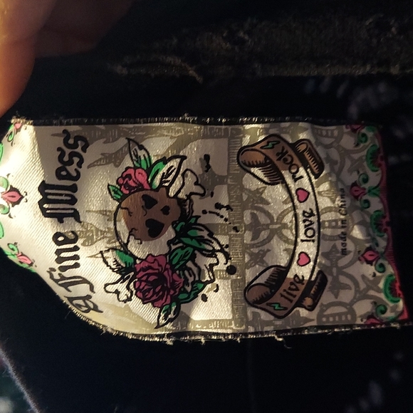 Distressed tee - Picture 4 of 6